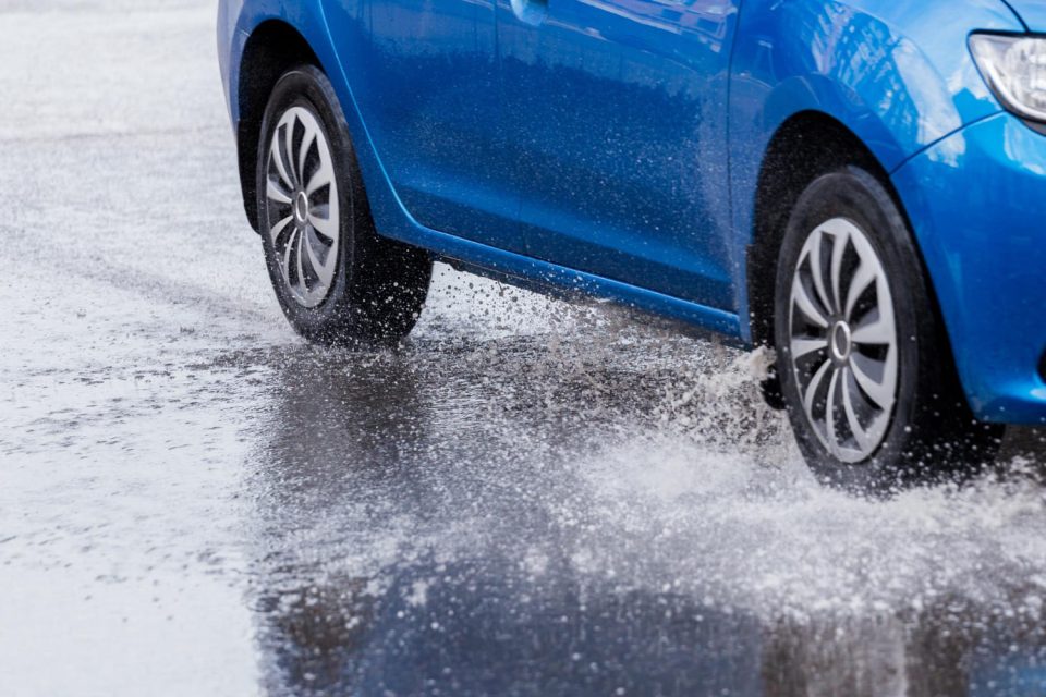 aquaplaning